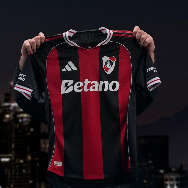MAILLOT EXTERIEUR RIVER PLATE 25/26