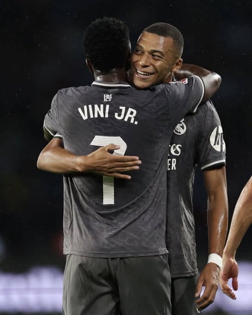 MAILLOT THIRD REAL MADRID 24/25